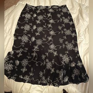 Ann Taylor black and white embroidered skirt